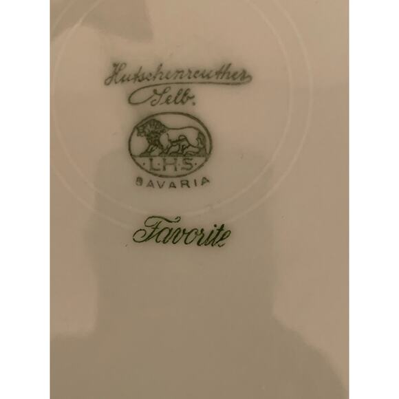 Vintage Hutschenreuther Favorite 10 1/8" Dinner Plate White with Thick Gold Band - Picture 5 of 5